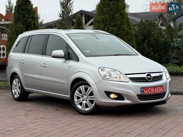 Серый Опель Зафира, объемом двигателя 1.7 л и пробегом 229 тыс. км за 8399 $, фото 21 на Automoto.ua