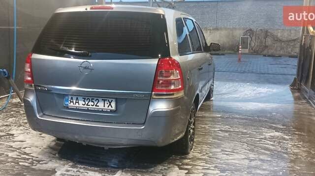 Сірий Опель Зафіра, об'ємом двигуна 1.69 л та пробігом 300 тис. км за 5400 $, фото 7 на Automoto.ua