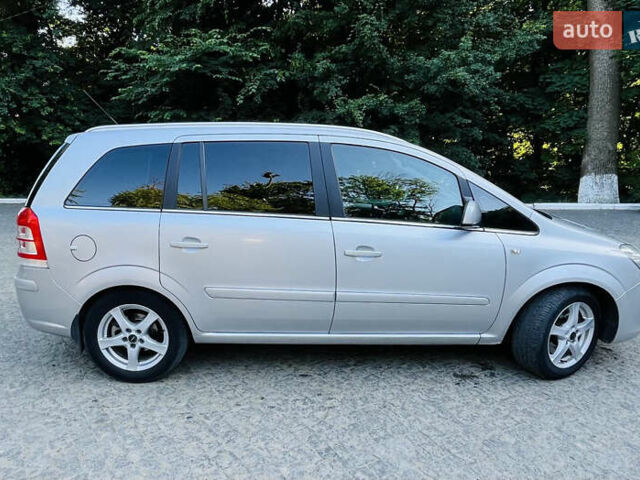 Серый Опель Зафира, объемом двигателя 1.69 л и пробегом 267 тыс. км за 8100 $, фото 10 на Automoto.ua