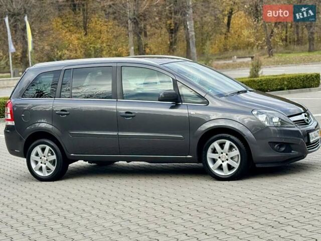 Опель Зафира 2011 в Виннице на Automoto.ua Серый Опель Зафира, объемом двигателя 1.6 л и пробегом 191 тыс. км за 6999 $, фото 12 на Automoto.ua
