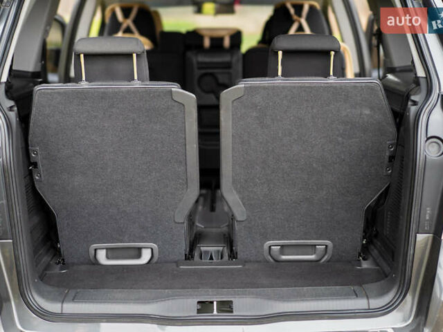 Сірий Опель Зафіра, об'ємом двигуна 1.8 л та пробігом 186 тис. км за 7750 $, фото 10 на Automoto.ua