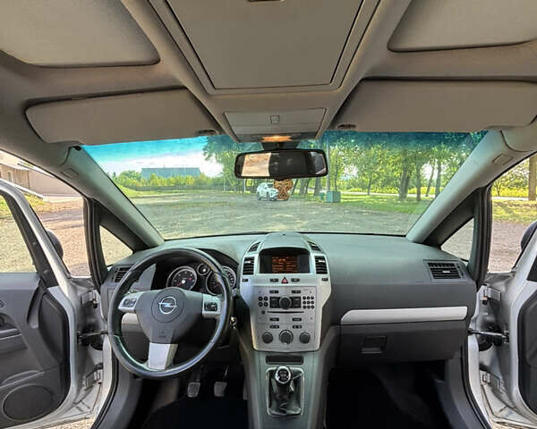 Сірий Опель Зафіра, об'ємом двигуна 1.69 л та пробігом 400 тис. км за 6400 $, фото 8 на Automoto.ua