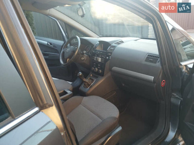 Серый Опель Зафира, объемом двигателя 1.69 л и пробегом 260 тыс. км за 7450 $, фото 10 на Automoto.ua