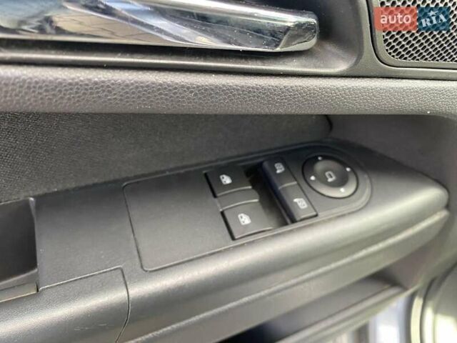 Сірий Опель Зафіра, об'ємом двигуна 1.7 л та пробігом 271 тис. км за 7000 $, фото 10 на Automoto.ua