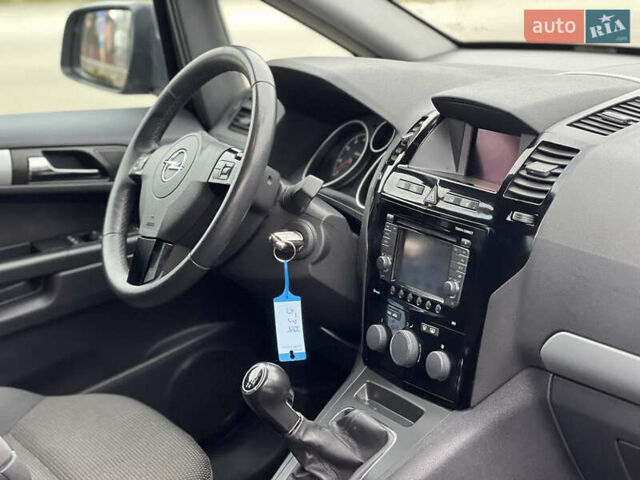 Сірий Опель Зафіра, об'ємом двигуна 1.6 л та пробігом 205 тис. км за 8200 $, фото 57 на Automoto.ua