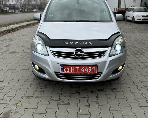 Серый Опель Зафира, объемом двигателя 1.8 л и пробегом 239 тыс. км за 7850 $, фото 11 на Automoto.ua