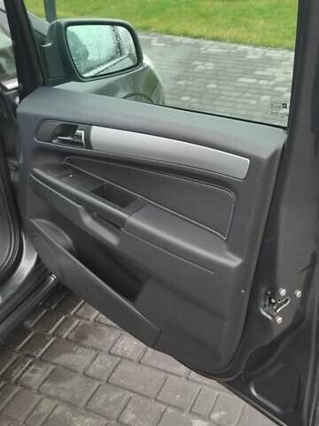 Серый Опель Зафира, объемом двигателя 1.69 л и пробегом 280 тыс. км за 6700 $, фото 19 на Automoto.ua