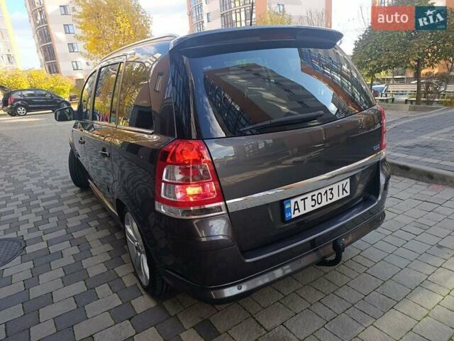 Опель Зафира 2011 в Ивано-Франковске на Automoto.ua Серый Опель Зафира, объемом двигателя 1.7 л и пробегом 261 тыс. км за 7950 $, фото 51 на Automoto.ua
