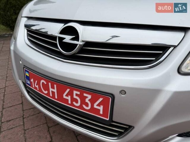 Серый Опель Зафира, объемом двигателя 1.7 л и пробегом 229 тыс. км за 8399 $, фото 14 на Automoto.ua
