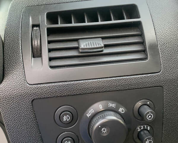 Серый Опель Зафира, объемом двигателя 1.8 л и пробегом 221 тыс. км за 5899 $, фото 50 на Automoto.ua