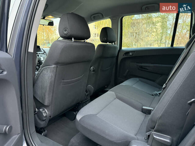 Серый Опель Зафира, объемом двигателя 1.6 л и пробегом 233 тыс. км за 7110 $, фото 32 на Automoto.ua