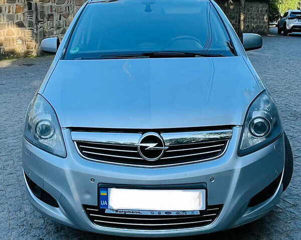 Серый Опель Зафира, объемом двигателя 1.69 л и пробегом 267 тыс. км за 8100 $, фото 9 на Automoto.ua