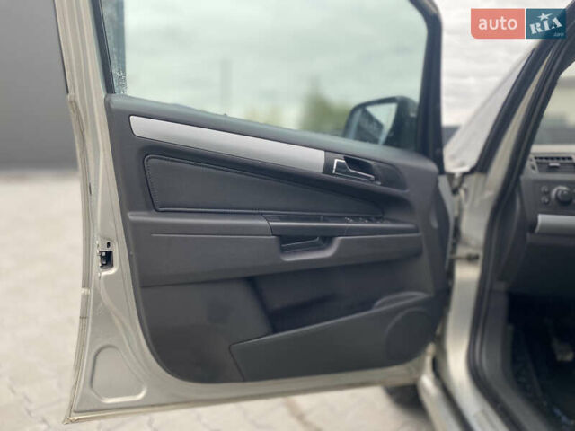 Сірий Опель Зафіра, об'ємом двигуна 1.7 л та пробігом 238 тис. км за 8000 $, фото 20 на Automoto.ua