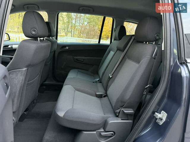 Серый Опель Зафира, объемом двигателя 1.6 л и пробегом 233 тыс. км за 7110 $, фото 33 на Automoto.ua