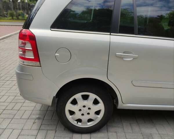 Серый Опель Зафира, объемом двигателя 1.6 л и пробегом 187 тыс. км за 7700 $, фото 21 на Automoto.ua