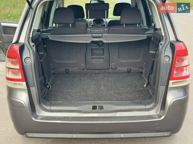 Опель Зафира 2011 в Тернополе на Automoto.ua Серый Опель Зафира, объемом двигателя 1.69 л и пробегом 220 тыс. км за 6500 $, фото 78 на Automoto.ua