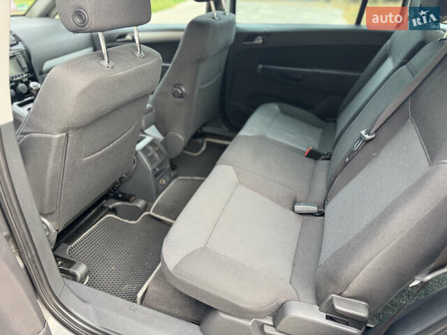 Опель Зафира 2011 в Тернополе на Automoto.ua Серый Опель Зафира, объемом двигателя 1.69 л и пробегом 220 тыс. км за 6500 $, фото 102 на Automoto.ua