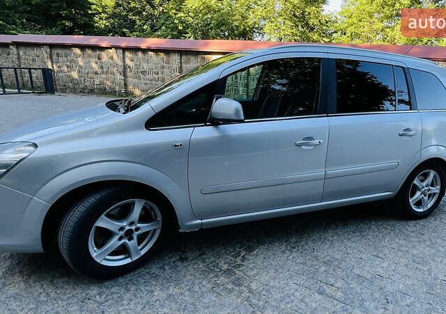 Серый Опель Зафира, объемом двигателя 1.69 л и пробегом 267 тыс. км за 8100 $, фото 6 на Automoto.ua