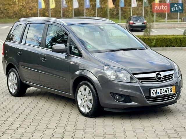 Опель Зафира 2011 в Виннице на Automoto.ua Серый Опель Зафира, объемом двигателя 1.6 л и пробегом 191 тыс. км за 6999 $, фото 13 на Automoto.ua