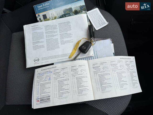 Серый Опель Зафира, объемом двигателя 1.6 л и пробегом 233 тыс. км за 7400 $, фото 43 на Automoto.ua