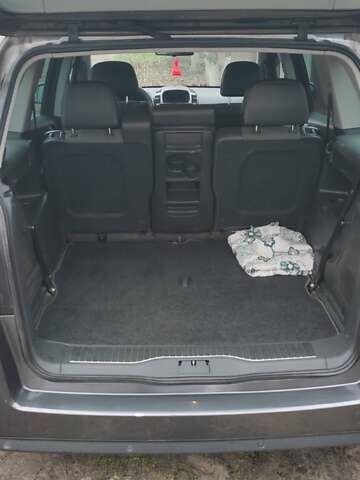 Серый Опель Зафира, объемом двигателя 1.69 л и пробегом 280 тыс. км за 6700 $, фото 13 на Automoto.ua