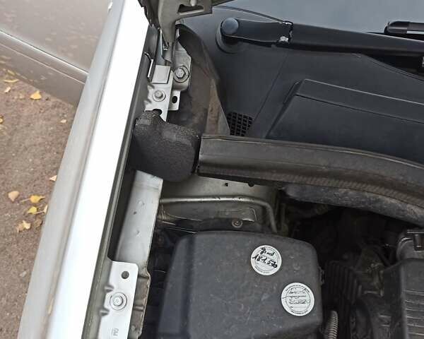 Серый Опель Зафира, объемом двигателя 1.69 л и пробегом 229 тыс. км за 7500 $, фото 13 на Automoto.ua