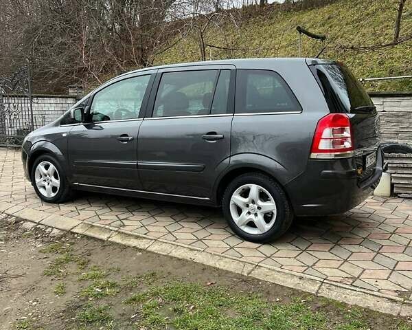 Серый Опель Зафира, объемом двигателя 1.7 л и пробегом 212 тыс. км за 6400 $, фото 26 на Automoto.ua