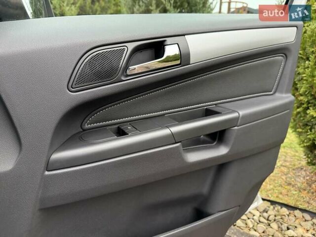 Серый Опель Зафира, объемом двигателя 1.7 л и пробегом 229 тыс. км за 8399 $, фото 116 на Automoto.ua