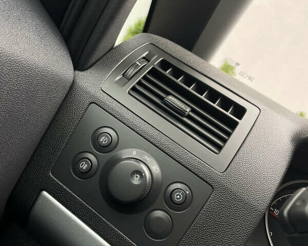 Сірий Опель Зафіра, об'ємом двигуна 1.7 л та пробігом 205 тис. км за 8299 $, фото 37 на Automoto.ua