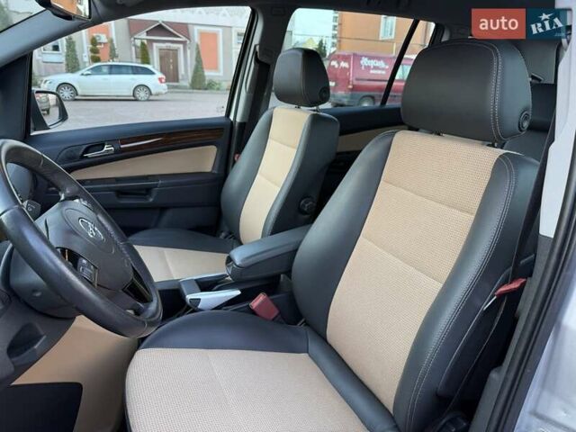 Серый Опель Зафира, объемом двигателя 1.8 л и пробегом 227 тыс. км за 7499 $, фото 20 на Automoto.ua