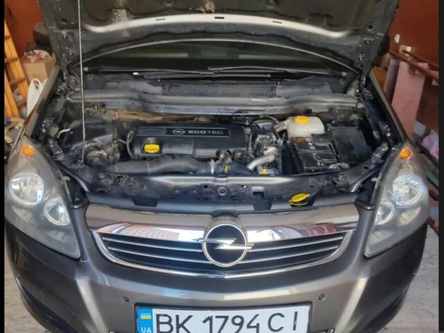 Серый Опель Зафира, объемом двигателя 1.7 л и пробегом 243 тыс. км за 7000 $, фото 5 на Automoto.ua