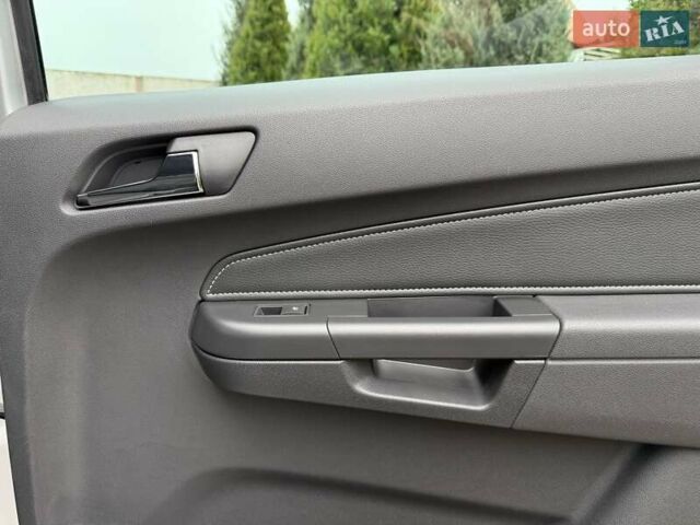 Серый Опель Зафира, объемом двигателя 1.7 л и пробегом 229 тыс. км за 8399 $, фото 150 на Automoto.ua