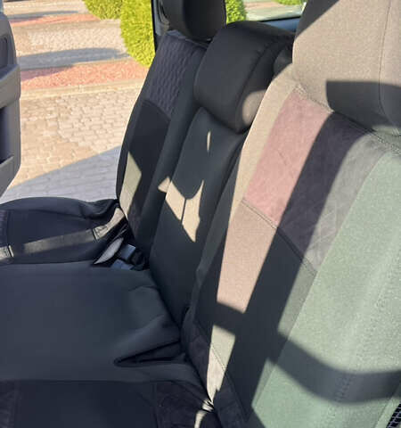 Серый Опель Зафира, объемом двигателя 1.7 л и пробегом 220 тыс. км за 6000 $, фото 18 на Automoto.ua