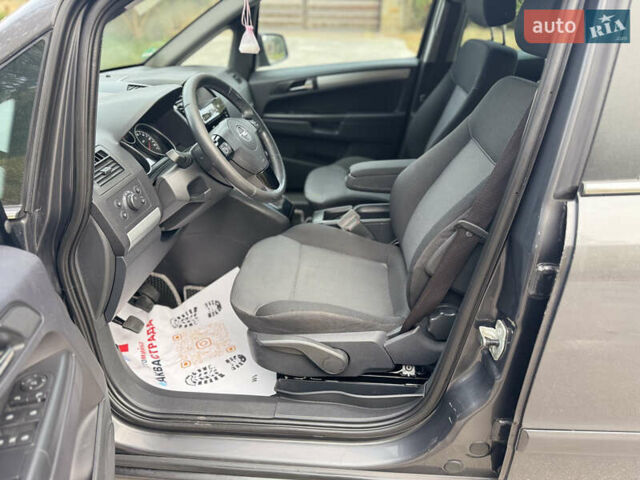 Опель Зафира 2011 в Тернополе на Automoto.ua Серый Опель Зафира, объемом двигателя 1.69 л и пробегом 220 тыс. км за 6500 $, фото 99 на Automoto.ua