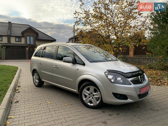 Серый Опель Зафира, объемом двигателя 1.8 л и пробегом 221 тыс. км за 5899 $, фото 9 на Automoto.ua