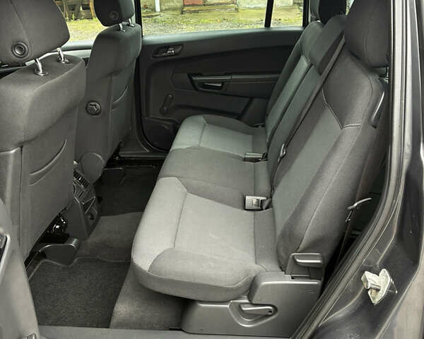 Сірий Опель Зафіра, об'ємом двигуна 1.7 л та пробігом 242 тис. км за 8200 $, фото 9 на Automoto.ua