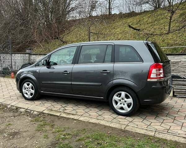 Серый Опель Зафира, объемом двигателя 1.7 л и пробегом 212 тыс. км за 6400 $, фото 5 на Automoto.ua