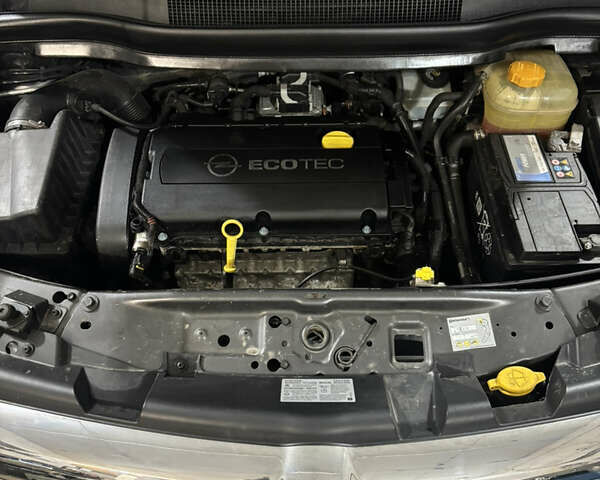 Серый Опель Зафира, объемом двигателя 1.6 л и пробегом 185 тыс. км за 7200 $, фото 1 на Automoto.ua