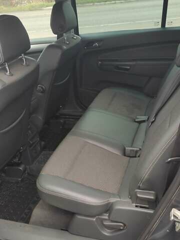 Серый Опель Зафира, объемом двигателя 1.69 л и пробегом 280 тыс. км за 6700 $, фото 3 на Automoto.ua