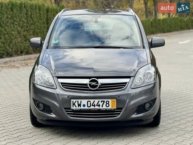 Опель Зафира 2011 в Виннице на Automoto.ua Серый Опель Зафира, объемом двигателя 1.6 л и пробегом 191 тыс. км за 6999 $, фото 6 на Automoto.ua