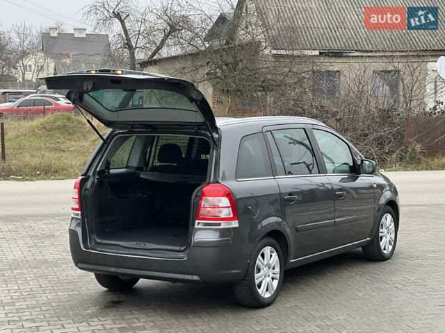 Сірий Опель Зафіра, об'ємом двигуна 1.6 л та пробігом 205 тис. км за 8200 $, фото 33 на Automoto.ua