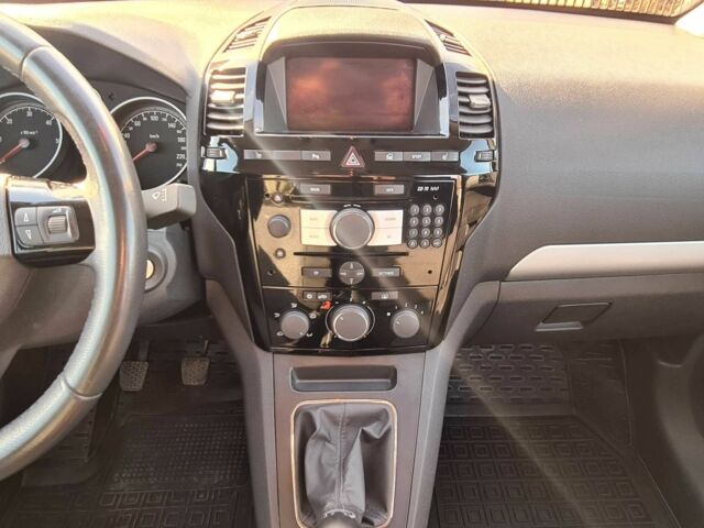 Серый Опель Зафира, объемом двигателя 1.7 л и пробегом 275 тыс. км за 8500 $, фото 11 на Automoto.ua