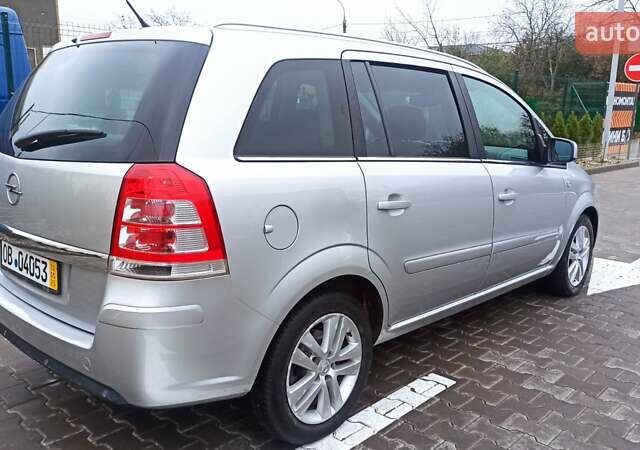 Серый Опель Зафира, объемом двигателя 1.8 л и пробегом 189 тыс. км за 7850 $, фото 33 на Automoto.ua
