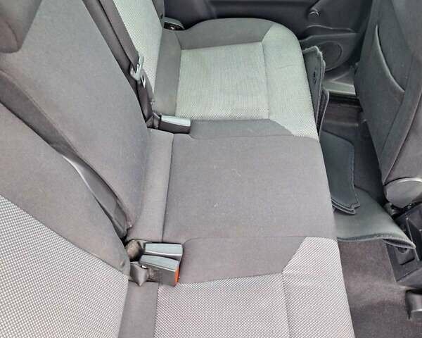 Серый Опель Зафира, объемом двигателя 1.6 л и пробегом 167 тыс. км за 7300 $, фото 4 на Automoto.ua