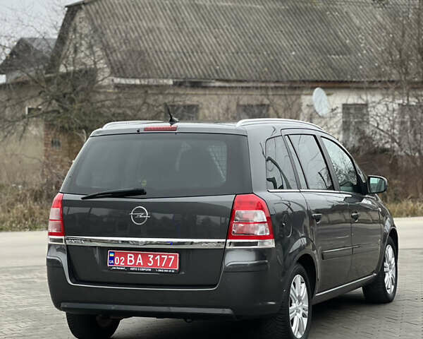 Сірий Опель Зафіра, об'ємом двигуна 1.6 л та пробігом 205 тис. км за 8200 $, фото 14 на Automoto.ua