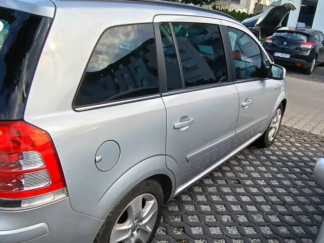 Сірий Опель Зафіра, об'ємом двигуна 1.7 л та пробігом 270 тис. км за 5823 $, фото 2 на Automoto.ua