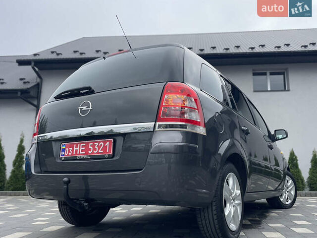 Серый Опель Зафира, объемом двигателя 1.7 л и пробегом 203 тыс. км за 7999 $, фото 21 на Automoto.ua