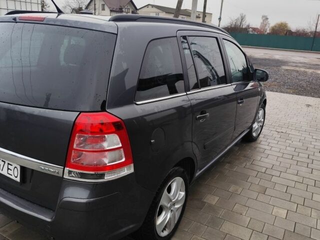 Серый Опель Зафира, объемом двигателя 0 л и пробегом 243 тыс. км за 6300 $, фото 2 на Automoto.ua