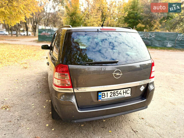 Серый Опель Зафира, объемом двигателя 1.6 л и пробегом 201 тыс. км за 6500 $, фото 6 на Automoto.ua