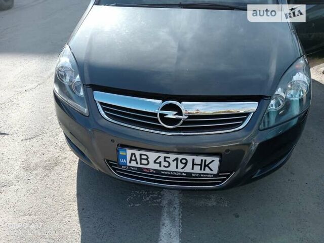 Серый Опель Зафира, объемом двигателя 1.6 л и пробегом 200 тыс. км за 7799 $, фото 18 на Automoto.ua